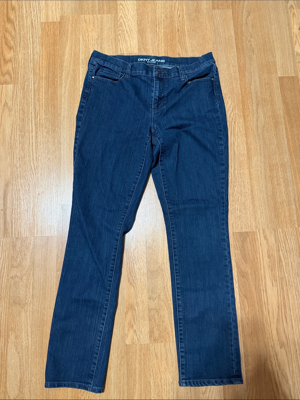 DKNY Jeans SoHo Skinny 8